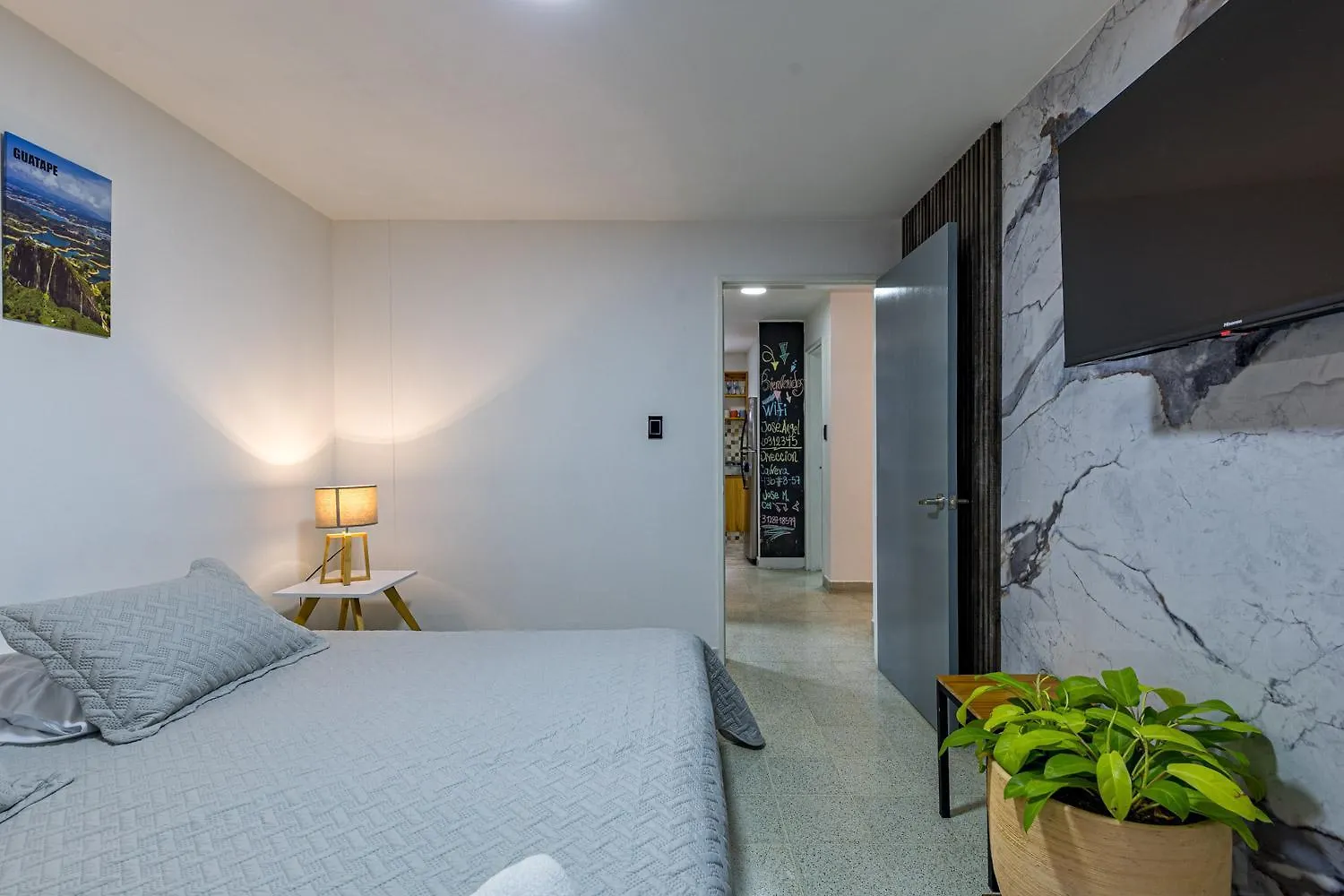 Espectacular Apartamento, Parque El Poblado. Medellin Apartment